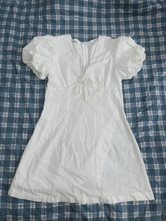 Dresses & Skirts - White Puff Sleeve Mini Dress